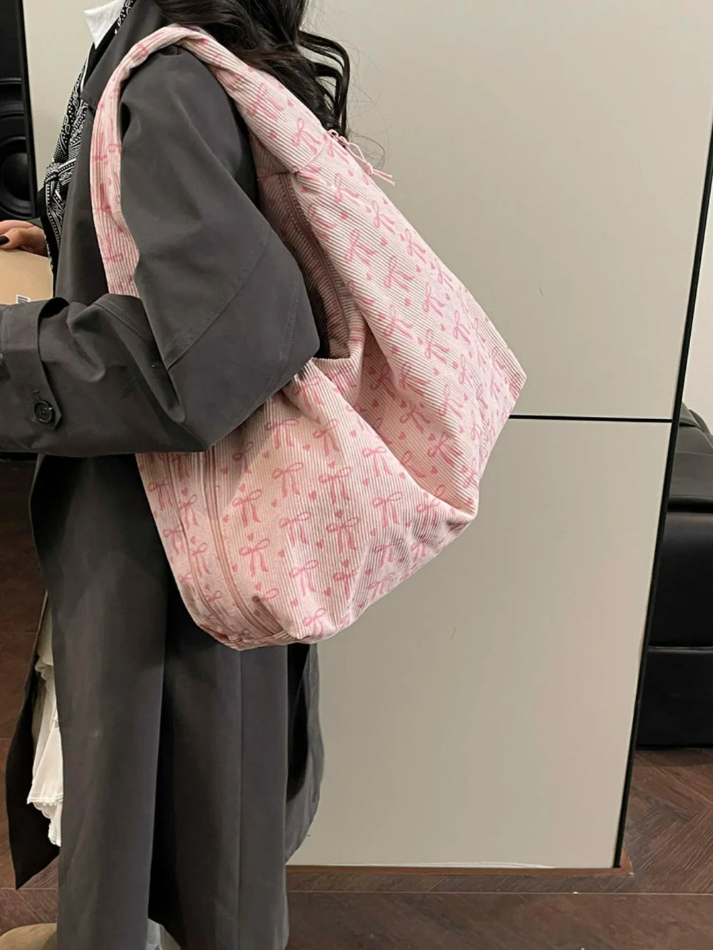 Large Capacity Commuter Shoulder Bag